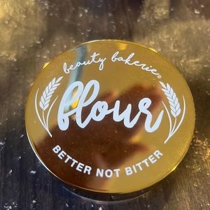 Beauty Bakarie Flour Setting Powder